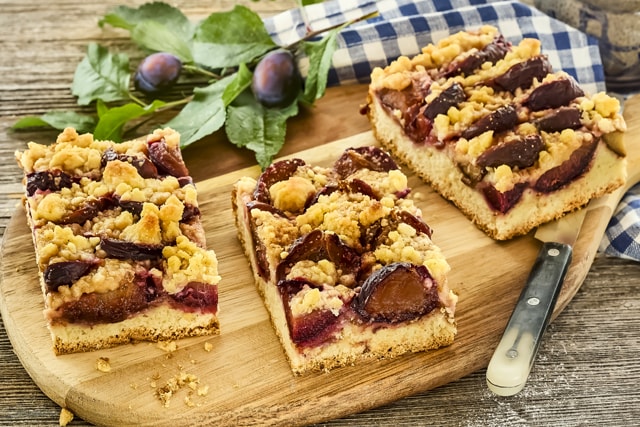 Ab Donnerstag: ¹Zwetschgenschnitten mit Streusel