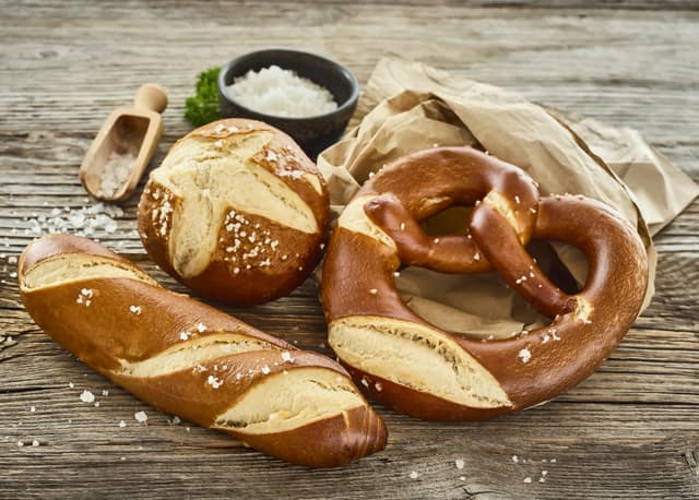 ¹Laugengebäck nach Wahl – 3 Stück²