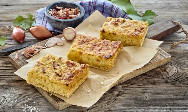 ¹Zwiebelkuchen-Schnitte mit Speck 