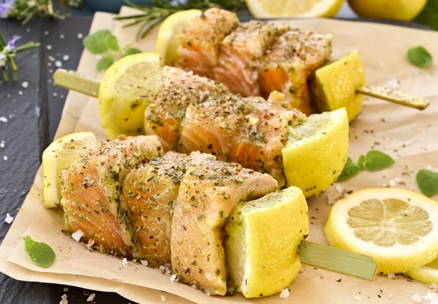 Ab Donnerstag: Lachsspieße Lemon