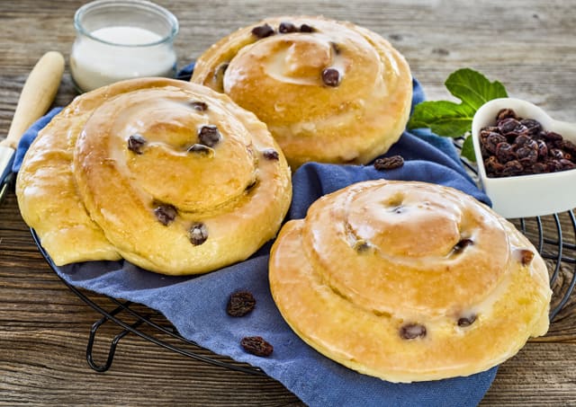 ¹Hefe-Rosinenschnecken – 3 Stück³
