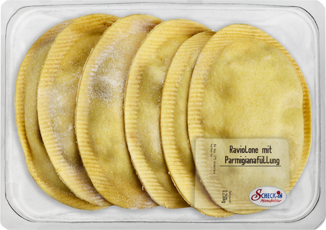Raviolone mit Parmigianafüllung 