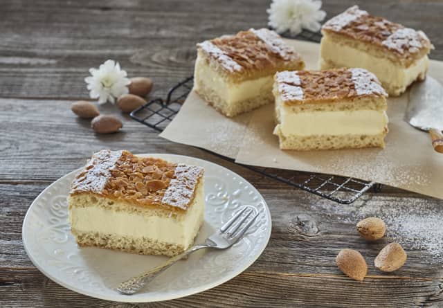 Ab Donnerstag erhältlich: Bienenstich-Schnitten 2 Stück