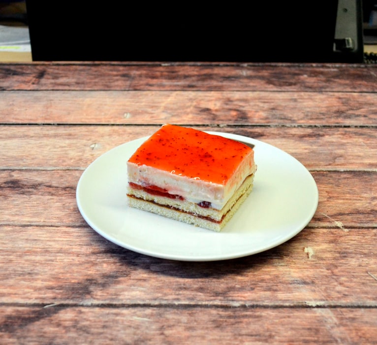 Erdbeer Pannacotta Schnitte