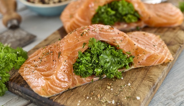 Ab Dienstag: Lachsfilets Kräuterbouquet