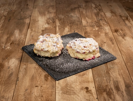 Johannisbeer Streusel-Schnecke