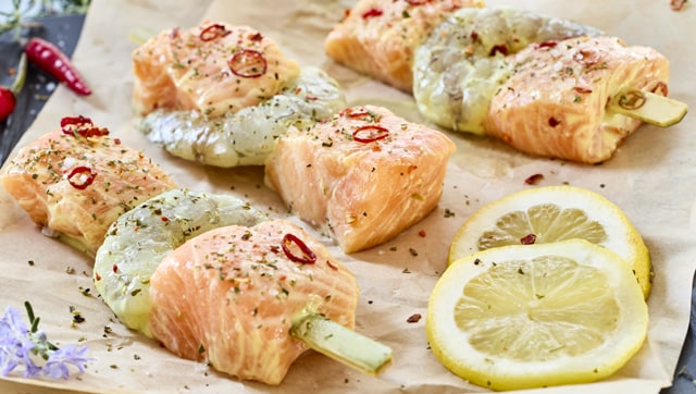 Ab Dienstag erhältlich: Spieße Lachsfilets & Garnelen